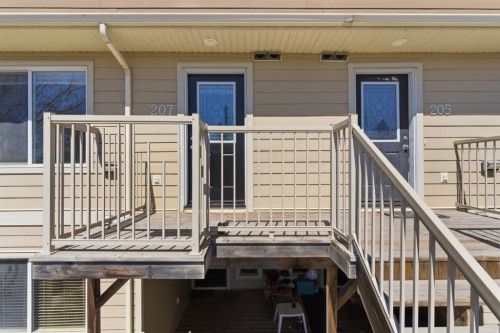 207-323 Fourth Avenue, Strathmore, AB - Outdoor With Exterior