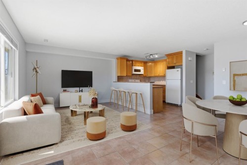 207-323 Fourth Avenue, Strathmore, AB - Indoor