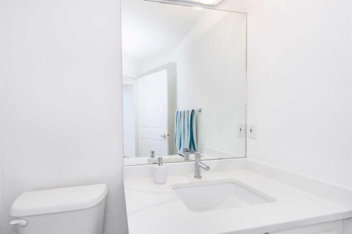 230 Sierra Nevada Place Sw, Calgary, AB - Indoor Photo Showing Bathroom