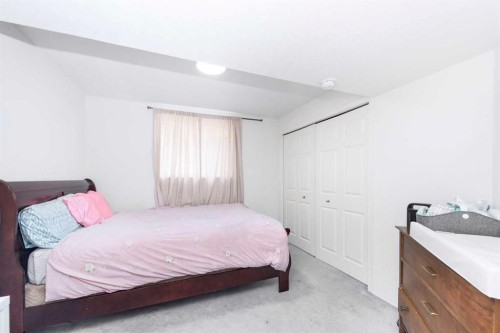 230 Sierra Nevada Place Sw, Calgary, AB - Indoor Photo Showing Bedroom