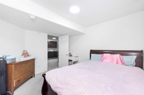 230 Sierra Nevada Place Sw, Calgary, AB - Indoor Photo Showing Bedroom