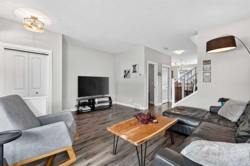 305 Seton Circle Se, Calgary, AB - Indoor Photo Showing Living Room