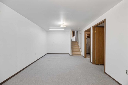 11 Westhill Crescent, Didsbury, AB - Indoor Photo Showing Other Room