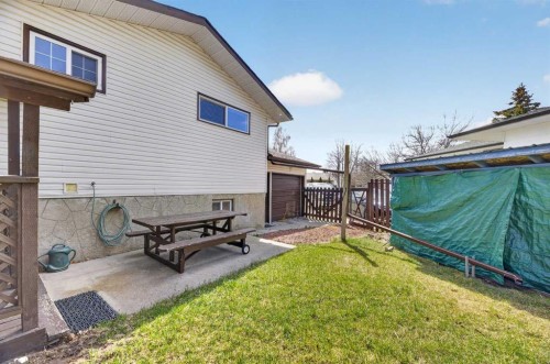 11 Westhill Crescent, Didsbury, AB - Outdoor With Deck Patio Veranda With Exterior