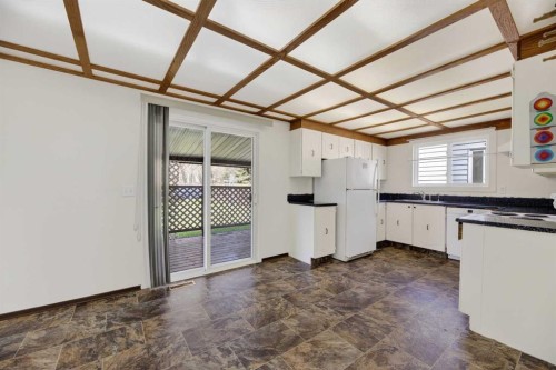 11 Westhill Crescent, Didsbury, AB - Indoor