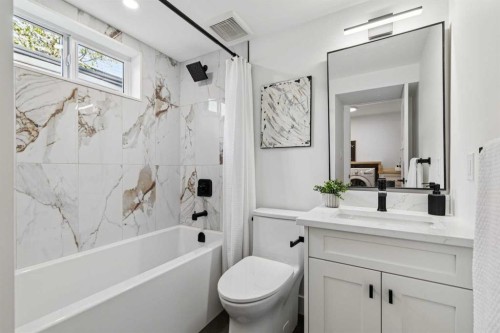 175 Havenhurst Crescent Sw, Calgary, AB - Indoor Photo Showing Bathroom