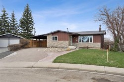 214 Springwood Place SW Calgary, AB T2W 0L3