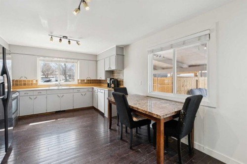 214 Springwood Place Sw, Calgary, AB - Indoor