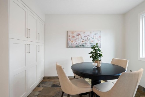 18 Glamis Gardens Sw, Calgary, AB - Indoor Photo Showing Dining Room