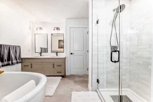 32 Sugarsnap Way Se, Calgary, AB - Indoor Photo Showing Bathroom