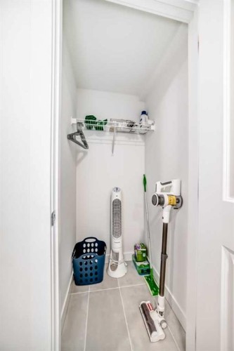 32 Sugarsnap Way Se, Calgary, AB - Indoor Photo Showing Other Room