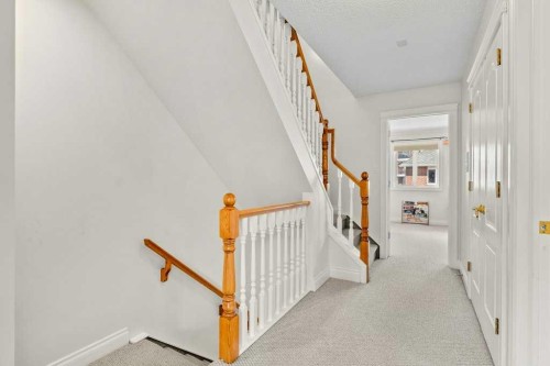 2308 Erlton Place Sw, Calgary, AB - Indoor Photo Showing Other Room
