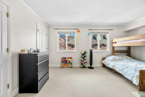 2308 Erlton Place Sw, Calgary, AB - Indoor Photo Showing Bedroom