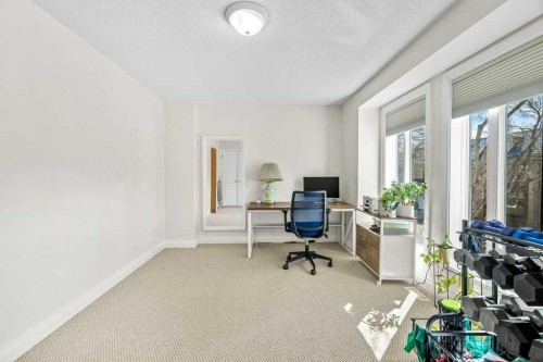 2308 Erlton Place Sw, Calgary, AB - Indoor Photo Showing Office