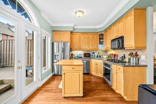 2308 Erlton Place Sw, Calgary, AB - Indoor Photo Showing Kitchen