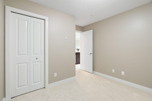 1315-81 Legacy Boulevard Se, Calgary, AB - Indoor Photo Showing Other Room