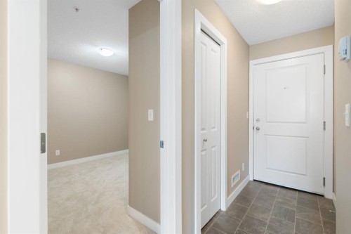 1315-81 Legacy Boulevard Se, Calgary, AB - Indoor Photo Showing Other Room