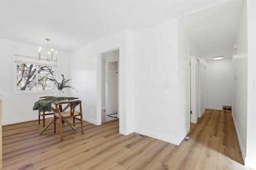 431 Queen Charlotte Drive Se, Calgary, AB - Indoor Photo Showing Other Room