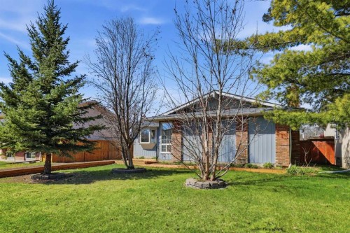 431 Queen Charlotte Drive Se, Calgary, AB - Outdoor With Exterior