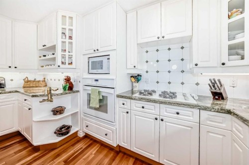 123 Varsity Estates Grove Nw, Calgary, AB - Indoor Photo Showing Kitchen