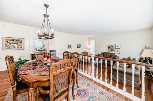123 Varsity Estates Grove Nw, Calgary, AB - Indoor Photo Showing Dining Room