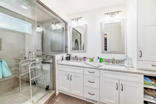 123 Varsity Estates Grove Nw, Calgary, AB - Indoor Photo Showing Bathroom