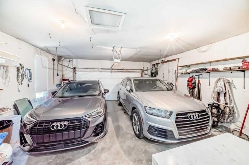 123 Varsity Estates Grove Nw, Calgary, AB - Indoor Photo Showing Garage
