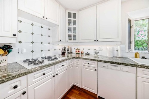 123 Varsity Estates Grove Nw, Calgary, AB - Indoor Photo Showing Kitchen