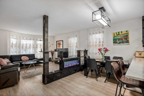 1305 10 Avenue Se, High River, AB - Indoor