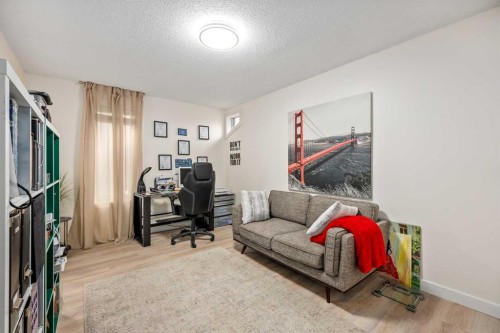 1305 10 Avenue Se, High River, AB - Indoor