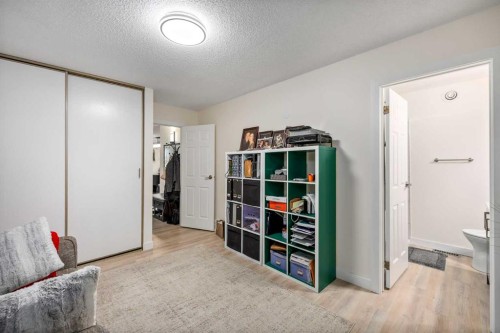 1305 10 Avenue Se, High River, AB - Indoor