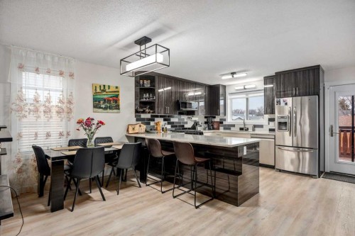 1305 10 Avenue Se, High River, AB - Indoor