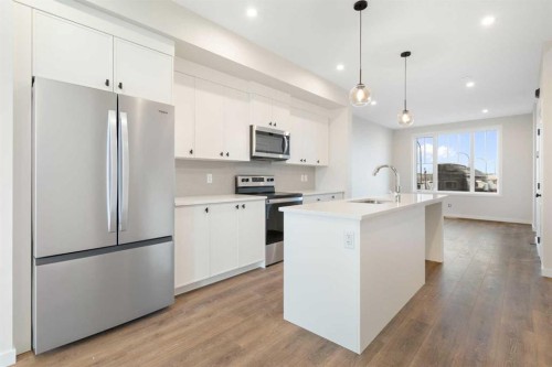 1457 Rangeview Drive Se, Calgary, AB - Indoor Photo Showing Kitchen With Upgraded Kitchen
