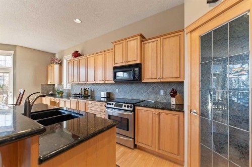 143 Cranleigh Gardens Se, Calgary, AB 