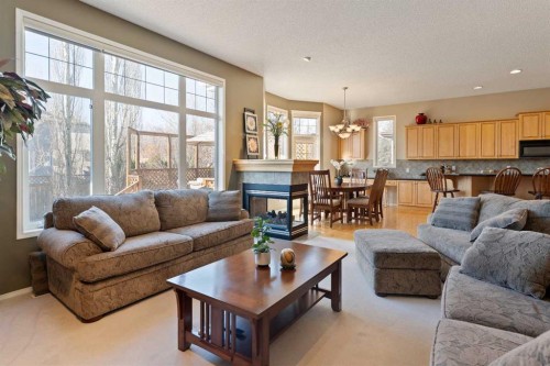 143 Cranleigh Gardens Se, Calgary, AB 