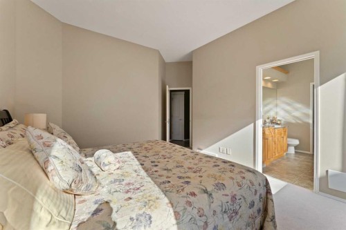 143 Cranleigh Gardens Se, Calgary, AB 