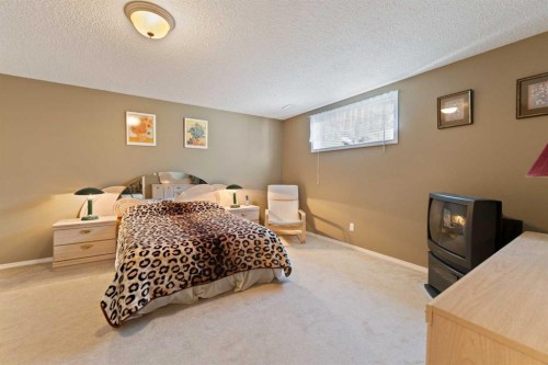 143 Cranleigh Gardens Se, Calgary, AB 