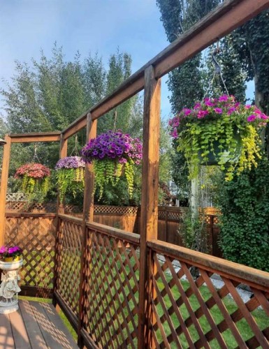 143 Cranleigh Gardens Se, Calgary, AB 