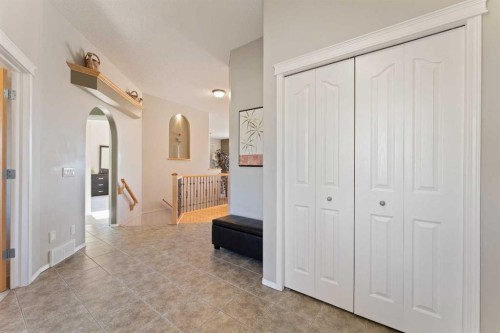 143 Cranleigh Gardens Se, Calgary, AB 