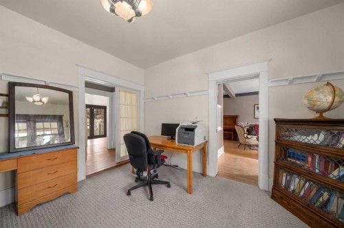 620 19 Avenue Nw, Calgary, AB - Indoor Photo Showing Other Room