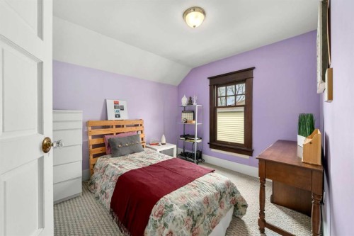 620 19 Avenue Nw, Calgary, AB - Indoor Photo Showing Bedroom