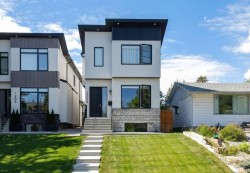 1256 Rosehill Drive NW Calgary, AB T2K 1M2