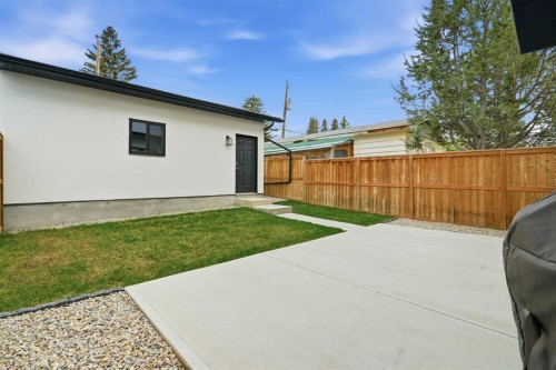 1256 Rosehill Drive Nw, Calgary, AB - Outdoor
