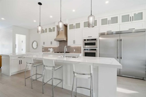 1256 Rosehill Drive Nw, Calgary, AB - Indoor Photo Showing Kitchen With Upgraded Kitchen