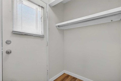 900 Abbeydale Drive Ne, Calgary, AB - Indoor Photo Showing Other Room