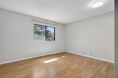 900 Abbeydale Drive Ne, Calgary, AB - Indoor Photo Showing Other Room