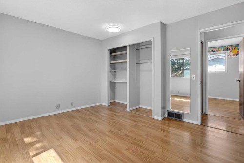 900 Abbeydale Drive Ne, Calgary, AB - Indoor Photo Showing Other Room