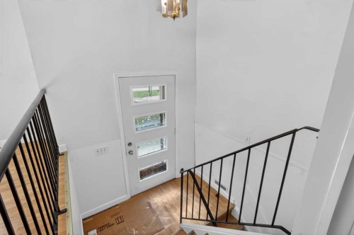 900 Abbeydale Drive Ne, Calgary, AB - Indoor Photo Showing Other Room