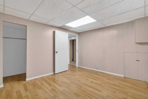 900 Abbeydale Drive Ne, Calgary, AB - Indoor