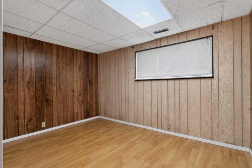 900 Abbeydale Drive Ne, Calgary, AB - Indoor Photo Showing Other Room